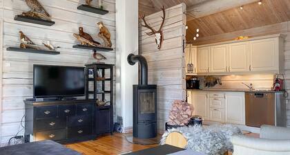 Lovely home in Straumgjerde