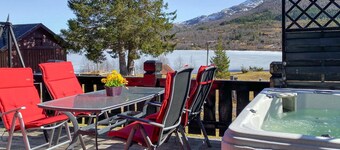 Lovely home in Straumgjerde