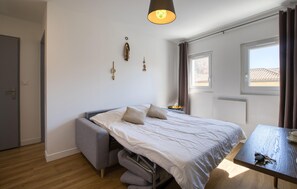 1 bedroom, free WiFi - Pet friendly apartment in Le Château-d'Oléron (Le Château-d'Oléron)