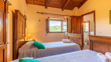 3 chambres, lit parapluie, Wi-Fi gratuit, draps fournis