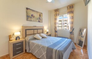 2 bedrooms, iron/ironing board, free WiFi