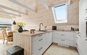Fridge, dishwasher, coffee/tea maker