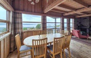 Dining - Lovely home in Masfjordnes with sauna (Masfjordnes)