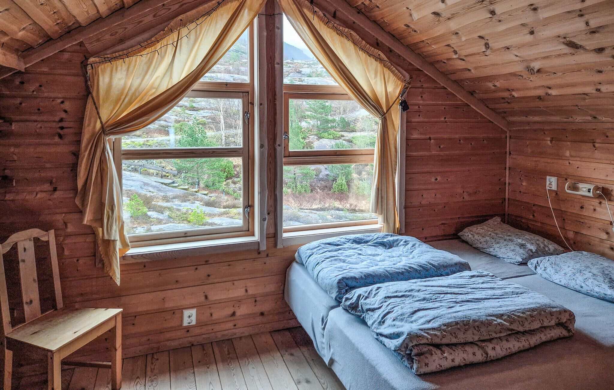 4 bedrooms, travel crib, free WiFi