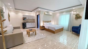 Estudio estándar, vista al jardín | 1 habitación, wifi gratis y ropa de cama