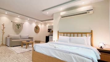 Studio – standard, hageutsikt | Wi-fi (inkludert) og sengetøy