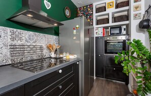Refrigerador, microondas, horno y lavavajillas 