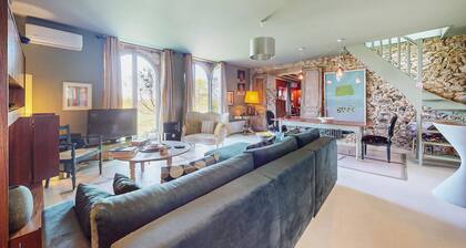 Amazing home in Villaines-la-Gonais