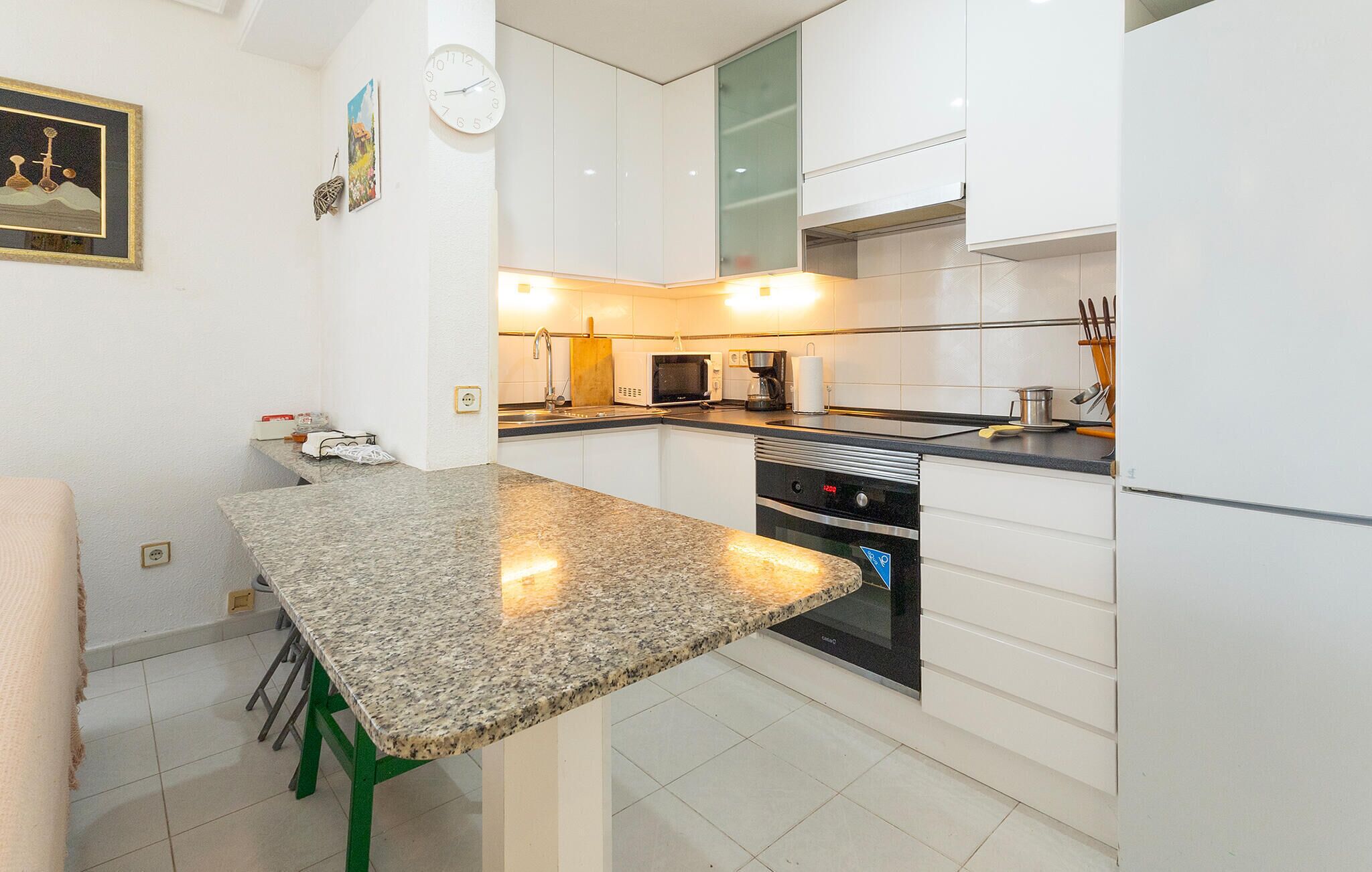 Fridge, oven, stovetop