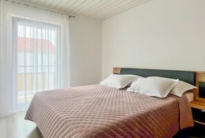 3 chambres, fer et planche à repasser, Wi-Fi gratuit