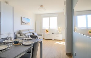 Dining - Stunning apartment in Stella Plage (Stella Plage)
