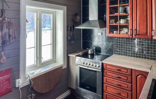 Lovely home in Inndyr with WiFi