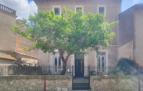 Amazing home in Maureilhan with private swimming pool, can be inside or outside