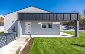 Exterior - 3 bedroom stunning home in Brgod (Brgod)