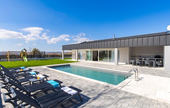 Pool - 3 bedroom stunning home in Brgod (Brgod)