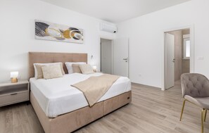 3 bedrooms, iron/ironing board, travel cot, free WiFi - 3 bedroom stunning home in Brgod (Brgod)