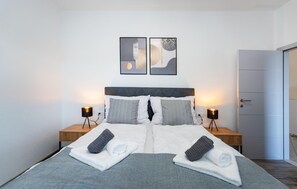 3 makuuhuonetta, silitysrauta/-lauta, vauvan matkasänky, ilmainen Wi-Fi