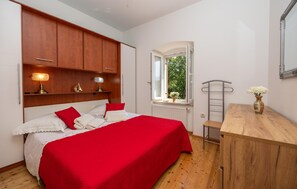 2 Schlafzimmer, Reisekinderbett, kostenloses WLAN