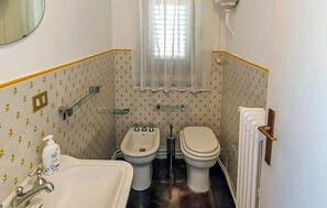 Shower, hair dryer - Lovely home in Ragusa (Ragusa)
