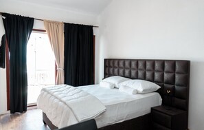 5 bedrooms, iron/ironing board, travel crib, free WiFi