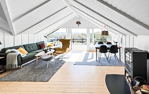 2 bedroom amazing home in Ebeltoft