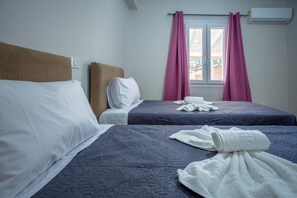 4 slaapkamers, een bureau, een strijkplank/strijkijzer, gratis wifi