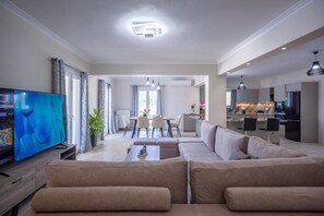 Televisie en een kantoor