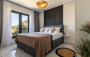 2 bedrooms, iron/ironing board, travel cot, free WiFi