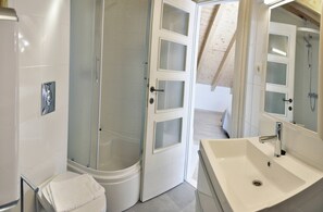 Room, 1 Bedroom, Smoking, Balcony | Bathroom - Room-room With the City and sea View (Split)