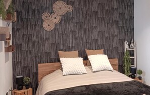 1 bedroom, travel crib, free WiFi