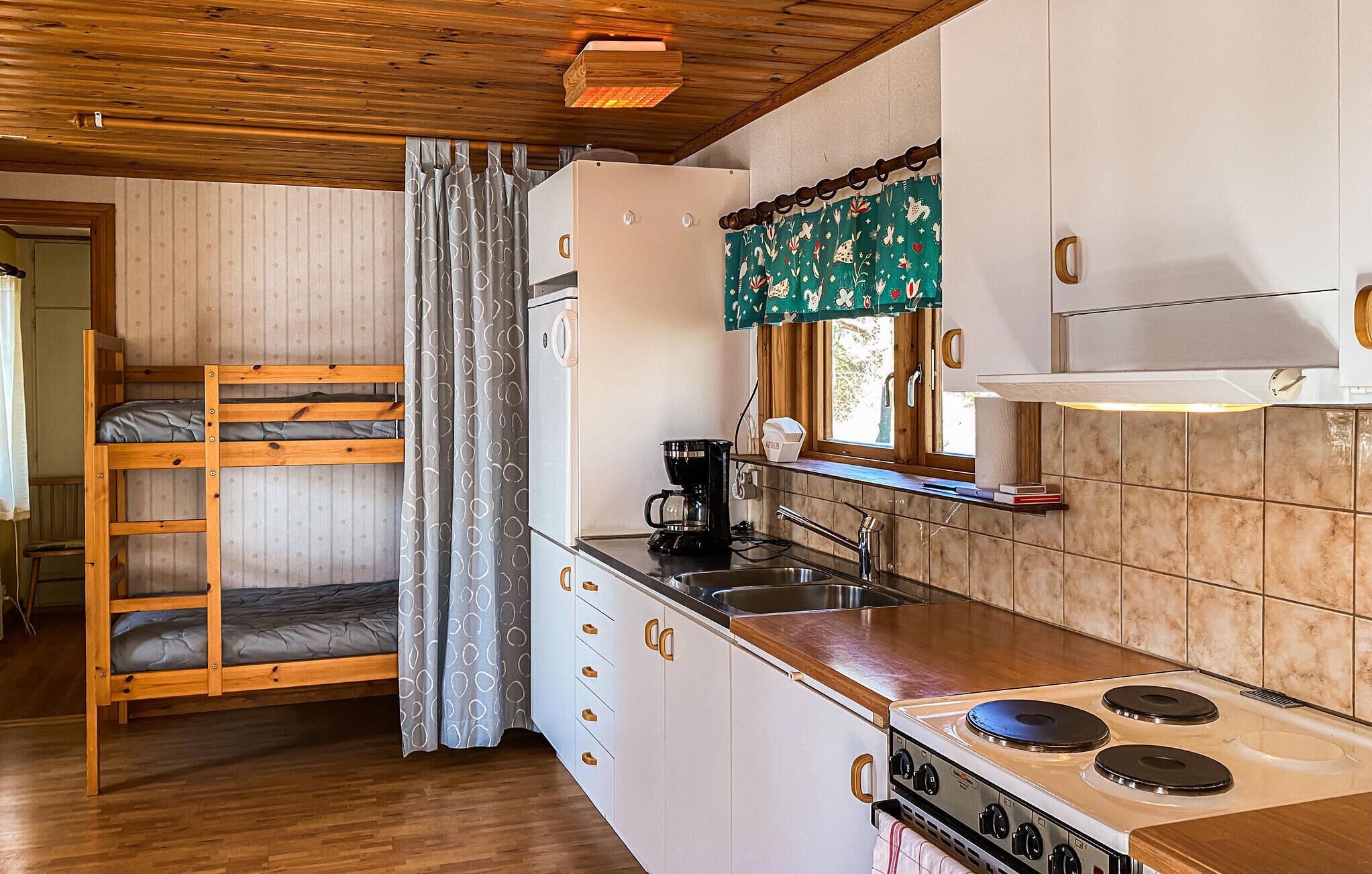 Réfrigérateur, plaque de cuisson, cafetière/bouilloire