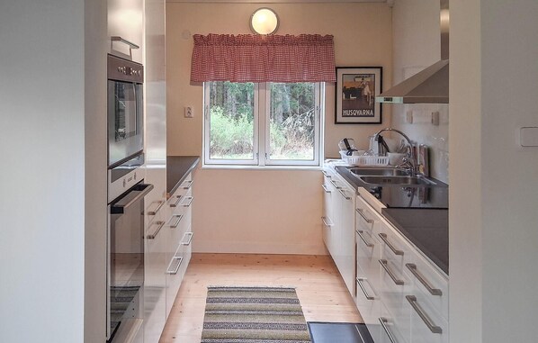 Fridge, oven, coffee/tea maker