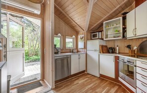 Fridge, stovetop, dishwasher, coffee/tea maker - 3 bedroom stunning home in Slangerup (Slangerup)