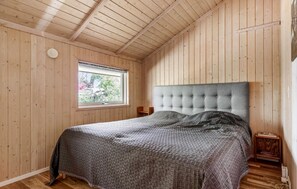 3 bedrooms, travel crib, free WiFi - 3 bedroom stunning home in Slangerup (Slangerup)