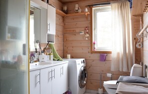 Shower - Lovely home in Jørpeland with house sea view (Jørpeland)