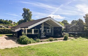 Terrace/patio - Cozy home in Dronningmølle with WiFi (Dronningmølle)