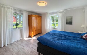 4 makuuhuonetta, vauvan matkasänky, ilmainen Wi-Fi