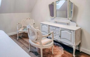Interior - Pet friendly home in Sulów with private swimming pool, can be inside or outside (Sulów)