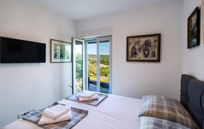 1 bedroom, iron/ironing board, free WiFi