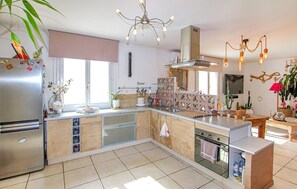 Kühlschrank, Ofen, Herdplatte, Geschirrspüler