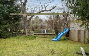 Children's area - Awesome home in Højby with WiFi (Højby)