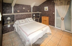 2 Schlafzimmer, Bügeleisen/Bügelbrett