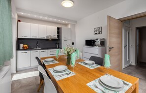 Dining - Cozy apartment in Klenovica with WiFi (Klenovica)