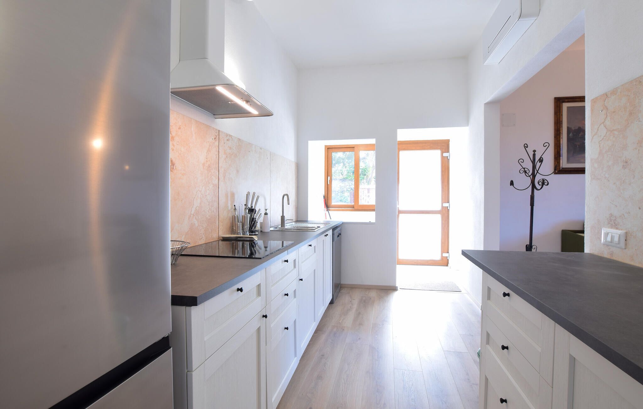 Kühlschrank, Herdplatte, Geschirrspüler