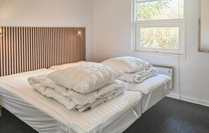 3 bedrooms, travel crib, free WiFi - 3 bedroom lovely home in Glesborg (Glesborg)