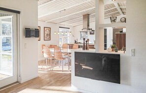 Dining - 3 bedroom lovely home in Glesborg (Glesborg)
