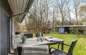 Outdoor dining - 3 bedroom lovely home in Glesborg (Glesborg)