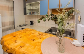 Refrigerador, placa de cocina