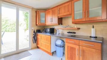 Réfrigérateur, four, plaque de cuisson, lave-vaisselle