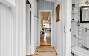 Suihku, hiustenkuivaaja